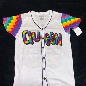 White “ Queen” shirt
